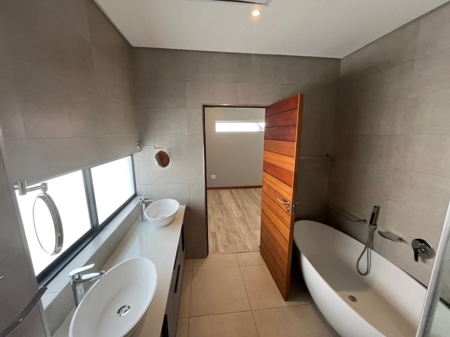 To Let 3 Bedroom Property for Rent in Wild Olive Estate Free State